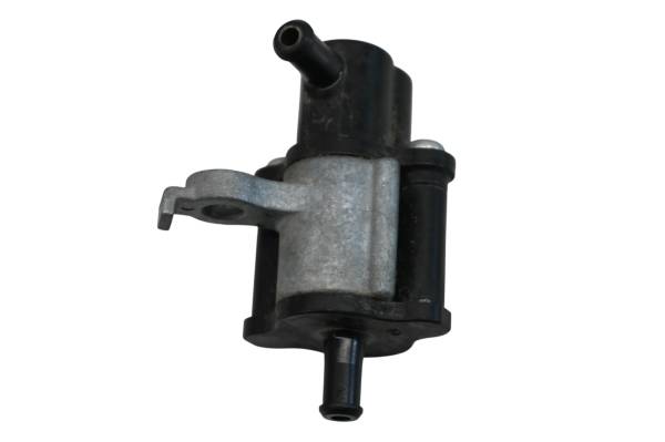Yamaha - 17 Yamaha Wolverine R-Spec EPS Fuel Vent Valve Joint YXE700
