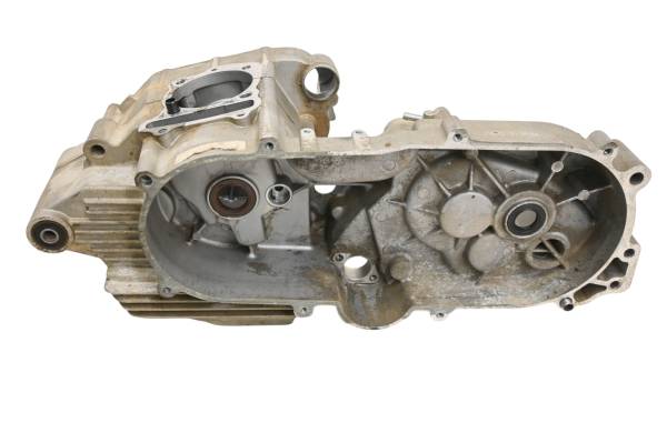 Polaris - 23 Polaris Phoenix 200 2x4 Crankcase Center Crank Case