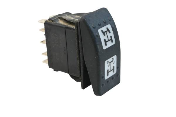 Can-Am - 18 Can-Am Commander 1000R 4Wd Switch