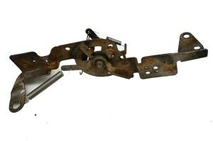 Cub Cadet - 09 Cub Cadet Volunteer 750 4x4 EFI Engine Control Bracket Mount Tracker 46E - Image 3