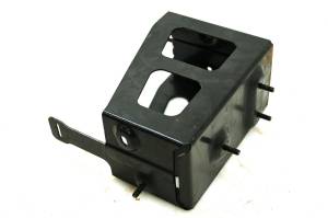 Can-Am - 18 Can-Am Commander 1000R 4x4 Limited DPS Battery Box - Image 3