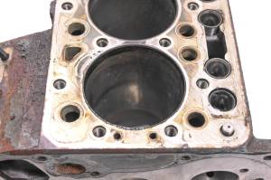 Bobcat - 08 Bobcat 2200S 4x4 Diesel Crankcase Center Crank Case - Image 3