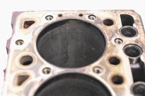 Bobcat - 08 Bobcat 2200S 4x4 Diesel Crankcase Center Crank Case - Image 5