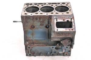Bobcat - 08 Bobcat 2200S 4x4 Diesel Crankcase Center Crank Case - Image 6