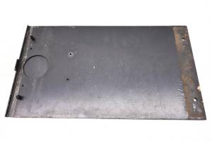 Bobcat - 08 Bobcat 2200S 4x4 Diesel Seat Shield Center Access Cover - Image 3