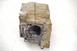 Polaris - 00 Polaris Xpedition 425 4x4 Crankcase Center Crank Case - Image 2