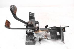 Kubota - 12 Kubota RTV1100 4x4 Gas Throttle Brake Pedal Assembly - Image 2