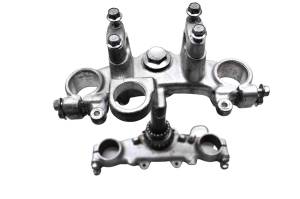 Yamaha - 03 Yamaha TTR225 Triple Tree Handlebar Clamps - Image 1