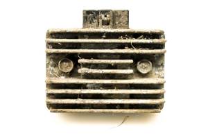 Kawasaki - 00 Kawasaki Bayou 220 2x4 Regulator Rectifier KLF220 - Image 1