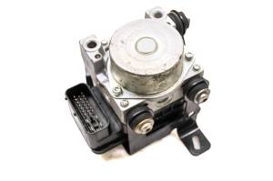 13 Triumph Tiger 1200 Explorer ABS Electric Abs Brake Pressure Control Unit Ecu - Image 2