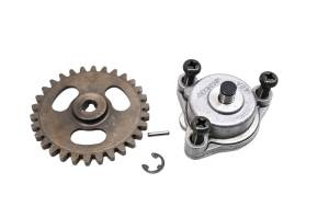 Suzuki - 95 Suzuki DR125SE Oil Pump - Image 1