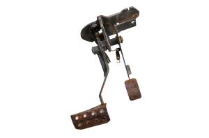 Yamaha - 04 Yamaha Rhino 660 4x4 Gas Throttle Brake Pedal Assembly YXR660F - Image 1