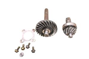 Polaris - 01 Polaris Xplorer 400 4x4 Transmission Bevel Gears Output Shaft - Image 1