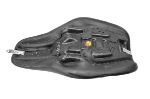 05 Harley-Davidson FXDCI Seat - Image 4