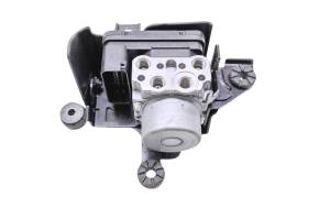 Honda - 21 Honda CB300F Abs Electric Brake Control Unit Ecu - Image 3