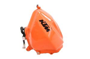 KTM - 23 KTM 390 RC Gas Tank & Fuel Pump - Image 2