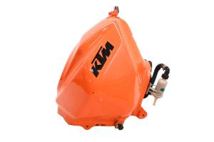 KTM - 23 KTM 390 RC Gas Tank & Fuel Pump - Image 4