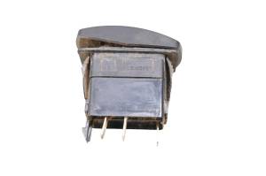 18 Cat CUV102D Rear Differential Lock Switch - Image 2