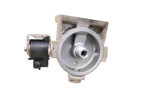 18 Cat CUV102D Oil Filter Cover - Image 1