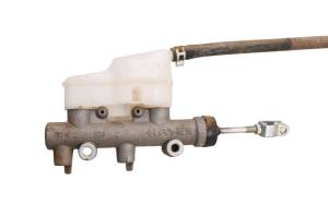 18 Cat CUV102D Front Brake Master Cylinder - Image 3