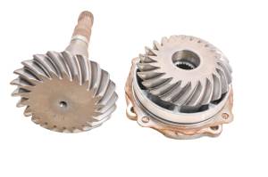 18 Cat CUV102D Transmission Bevel Gears Output Shaft - Image 1