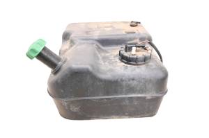 18 Cat CUV102D Gas Tank & Fuel Pump - Image 1
