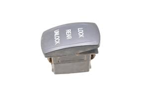 18 Cat CUV105D Diff Lock Switch - Image 1