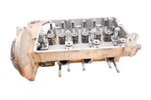 18 Cat CUV105D Cylinder Head - Image 1