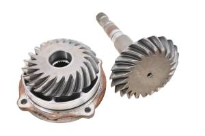 18 Cat CUV105D Transmission Bevel Gears Output Shaft - Image 1