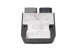 16 Triumph Tiger 800 XCx Regulator Rectifier - Image 2