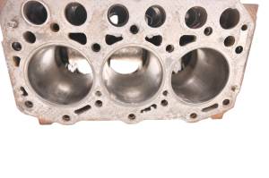 John Deere - 13 John Deere Gator 855D Crankcase Center Crank Case & Cylinders For Parts - Image 8