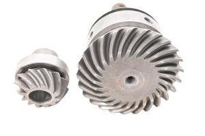 John Deere - 13 John Deere Gator 855D Transmission Bevel Gears Output Shaft - Image 3