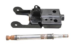 Can-Am - 18 Can-Am Commander Max 1000R DPS Upper Steering Stem Shaft & Support - Image 2