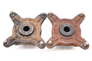 Polaris - 02 Polaris Sportsman 700 4x4 Front Wheel Hubs Left & Right - Image 1