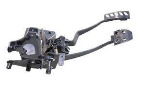 Yamaha - 16 Yamaha YXZ1000R Gas Brake Pedal Assembly - Image 2