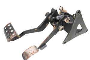 Yamaha - 17 Yamaha Wolverine 700 EPS Hunter Gas Brake Pedal Assembly YXE700 - Image 1