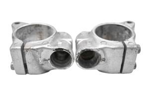 Yamaha - 01 Yamaha YZF600R Handlebar Clamps - Image 6