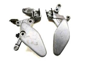 Yamaha - 06 Yamaha YZF600R Front Foot Peg Foot Rest Mounting Brackets - Image 1