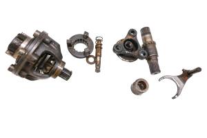 Suzuki - 01 Suzuki King Quad 300 4x4 Front Differential Carrier & Actuator LTF300F For Parts - Image 1