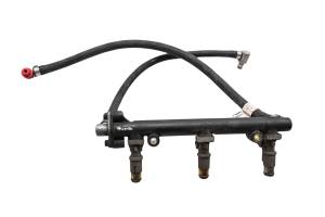 05 Triumph Speed Triple 1050 Fuel Rail & Injectors - Image 2