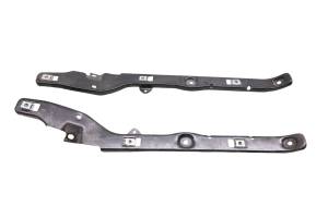 Piaggio - 16 Piaggio MP3 500 Sport ABS Footwell Footboard Bracket Mounts Left & Right - Image 2