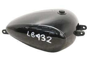 18 Harley-Davidson Street Bob Gas Fuel Tank FXBB107 - Image 4