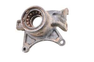 18 Cat CUV102D Front Right Spindle Knuckle - Image 1