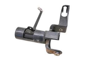 18 Cat CUV102D Steering Bracket Mount - Image 6