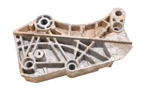 18 Cat CUV102D Alternator Bracket Mount - Image 1