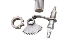 18 Cat CUV105D Transmission Shift Forks & Drum - Image 8