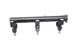 16 Triumph Tiger 800 XCx Fuel Injector & Rail