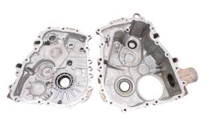 18 Cat CUV105D Transmission Gear Case Housing - Image 12