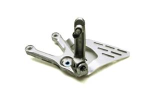 Yamaha - 06 Yamaha YZF R6S Left Foot Rest Foot Peg - Image 4