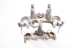 Yamaha - 02 Yamaha TTR225 Triple Tree Handlebar Clamps - Image 1